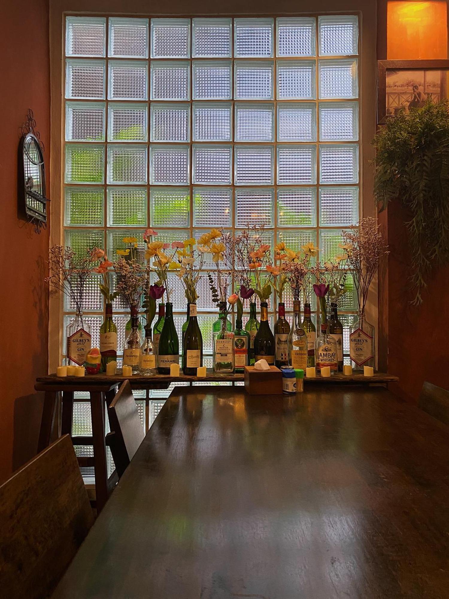 Baan Glang Soi Restaurant & Guesthouse Бангкок Екстер'єр фото